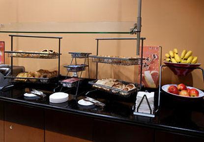 Fairfield Inn & Suites Louisville East Restaurant photo