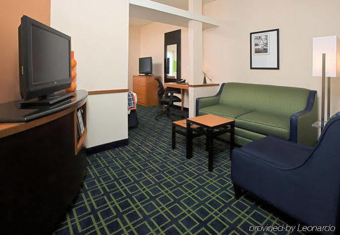 Fairfield Inn & Suites Louisville East Exterior photo